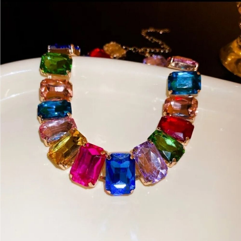 Exaggerated Colorful Rhinestone Choker Necklace - Picture 3 of 4